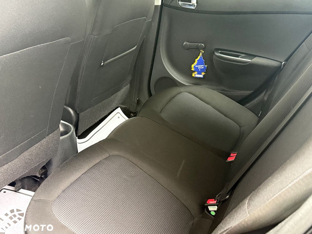 Hyundai i20 1.2 Fifa World Cup Edition - 18