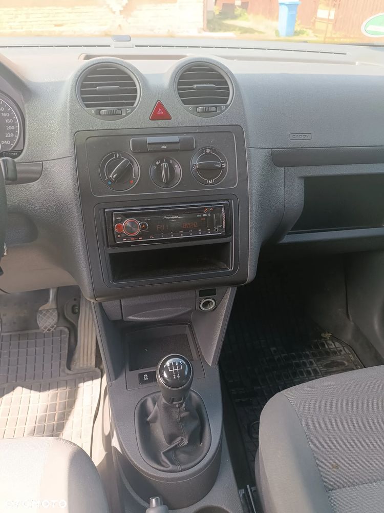 Volkswagen Caddy - 9