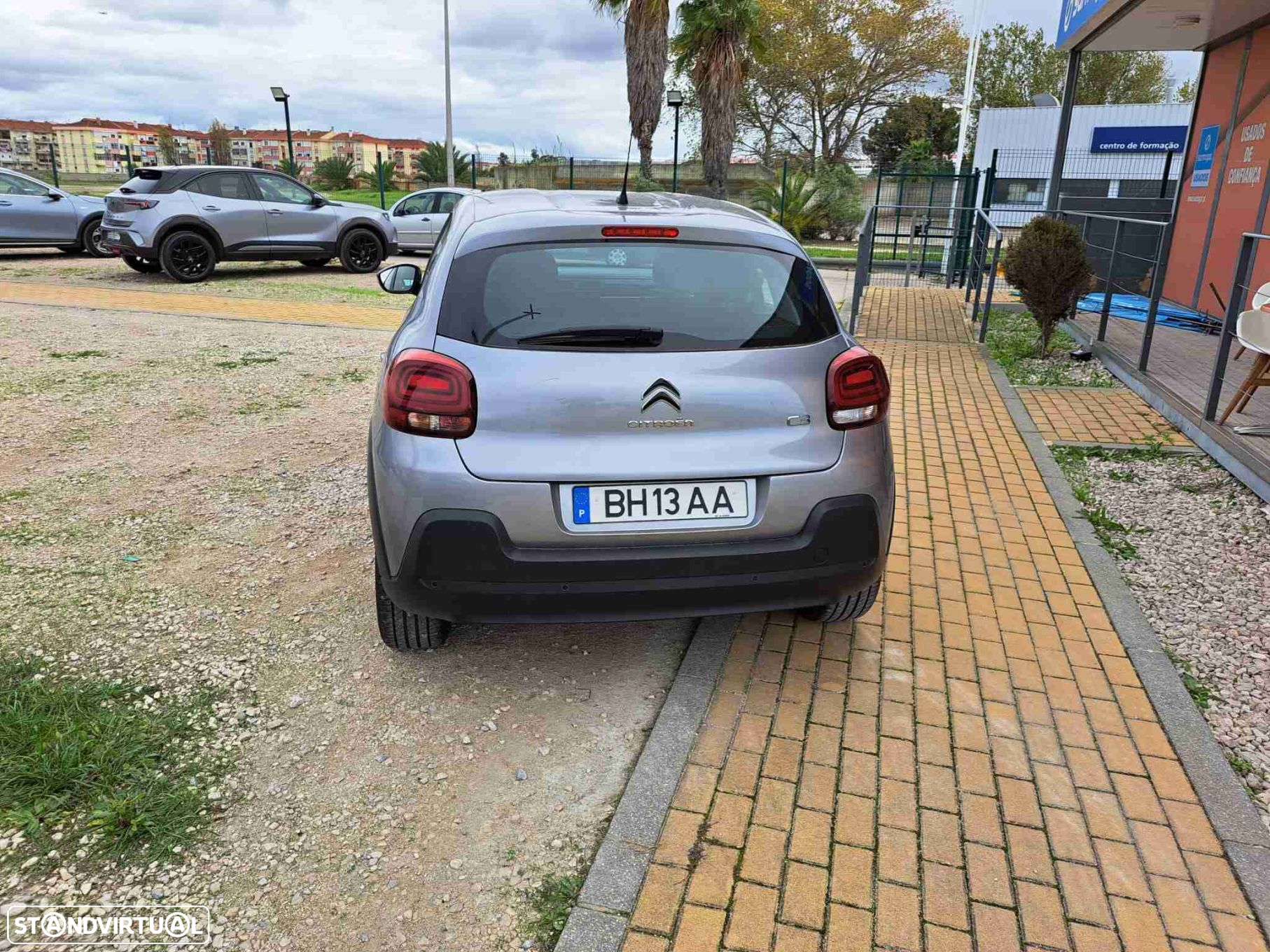 Citroën C3 1.2 PureTech Plus - 2