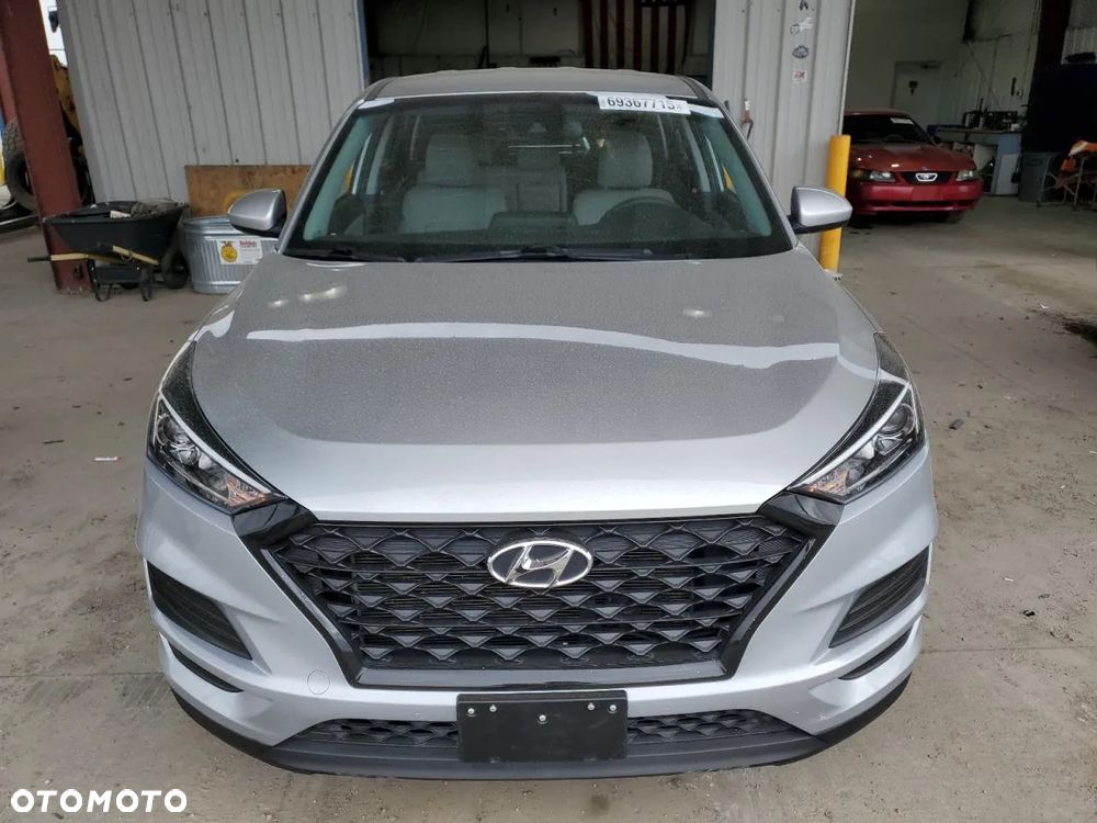 Hyundai Tucson - 2