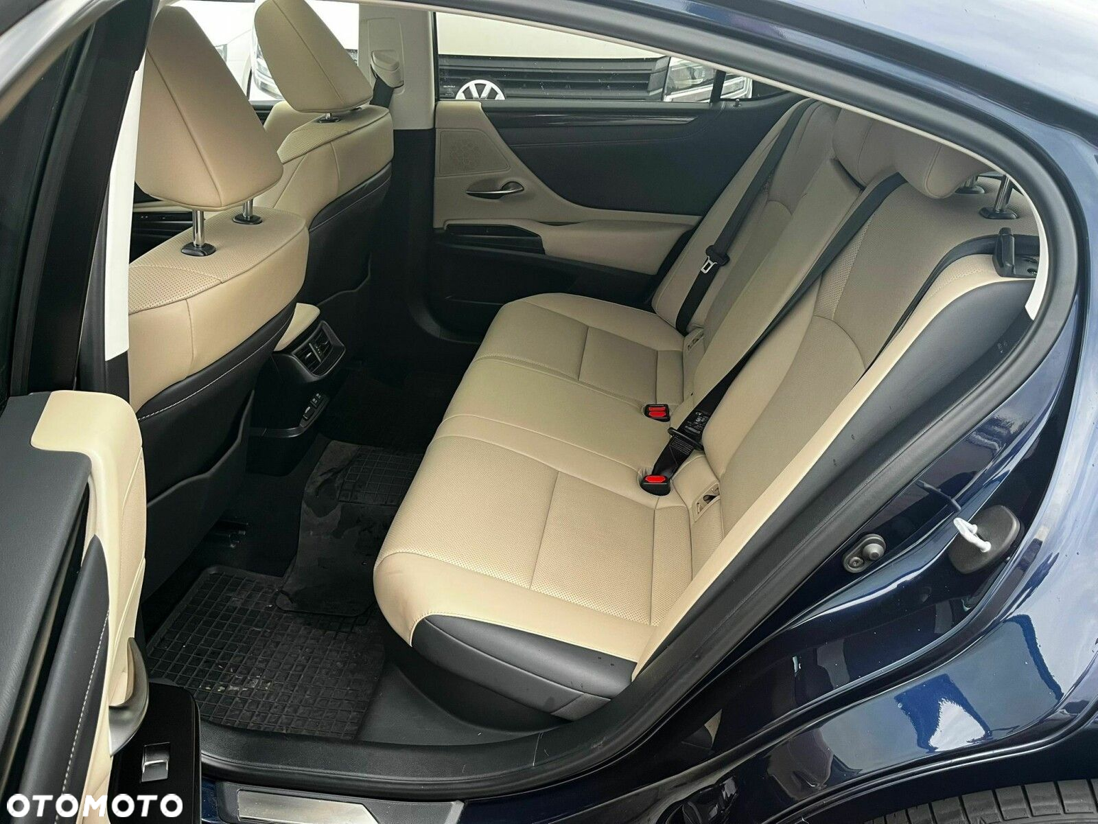 Lexus ES - 12