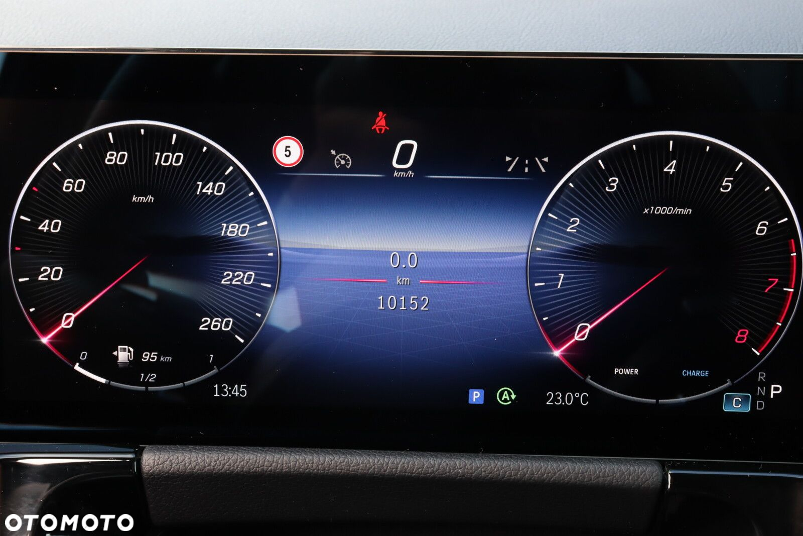 Mercedes-Benz GLA - 15