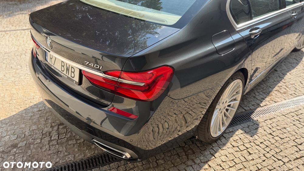 BMW Seria 7 740Li - 11
