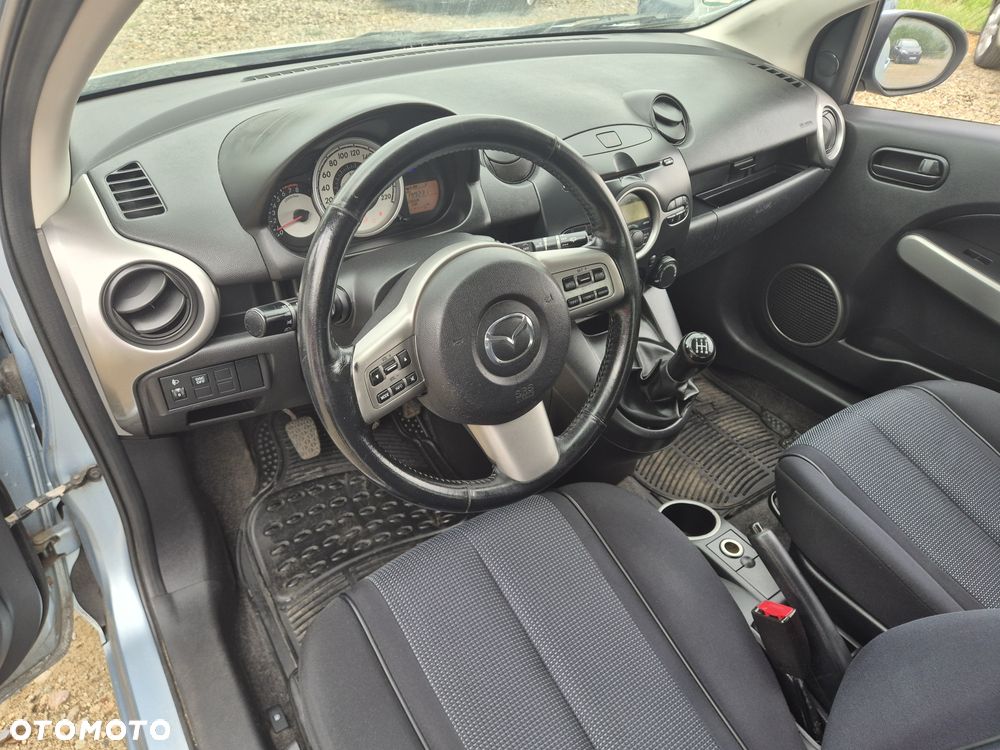 Mazda 2 - 8