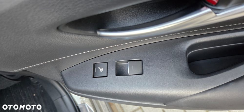 Toyota Corolla 2.0 Hybrid Executive - 16