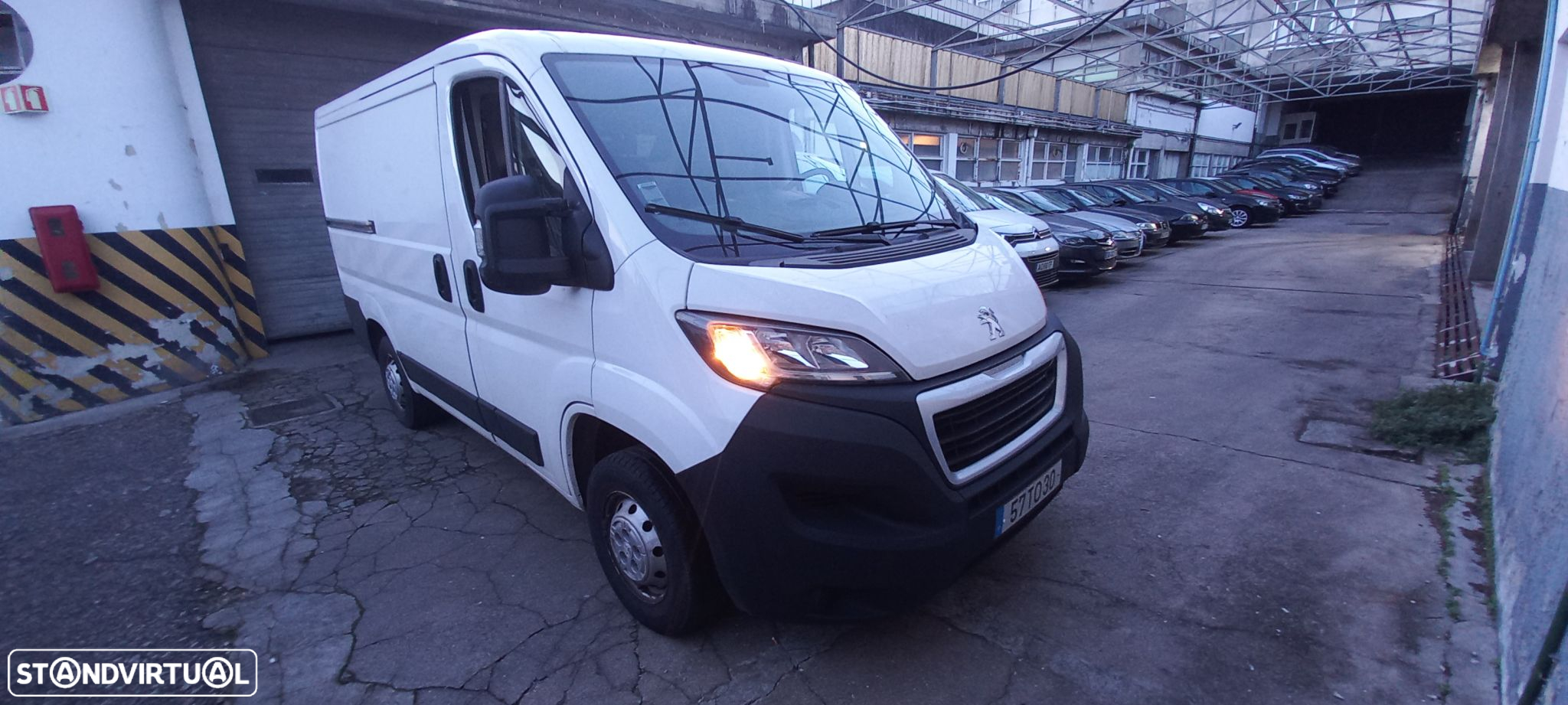 Peugeot Boxer  2.0 Bluehdi 330 L1h1 Pro - 17