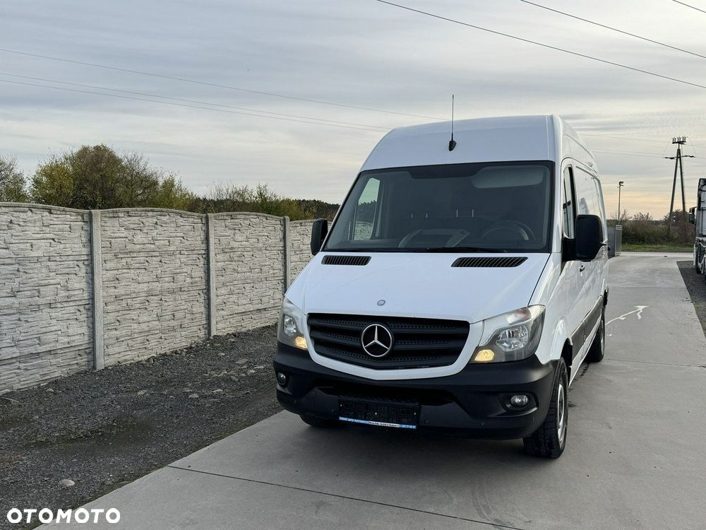 Mercedes-Benz Sprinter - 24