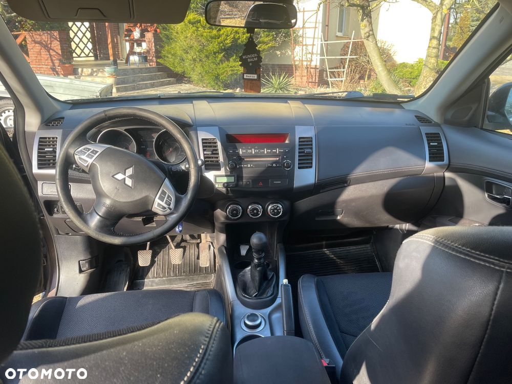Mitsubishi Outlander 2.0 DID Instyle - 4