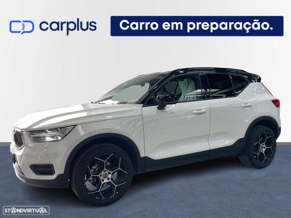 Volvo XC 40 1.5 T3 Momentum Tech Edition - 1