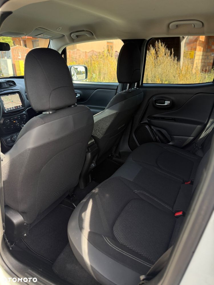 Jeep Renegade - 32