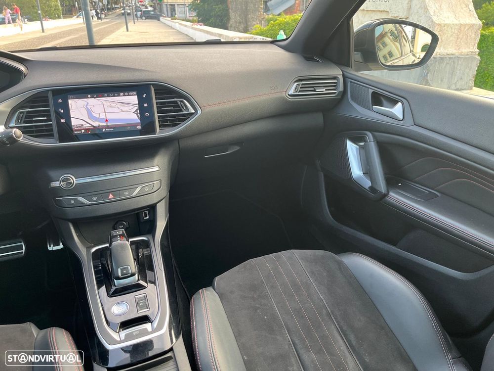 Peugeot 308 SW BlueHDi 130 EAT8 Stop & Start GT Pack - 26