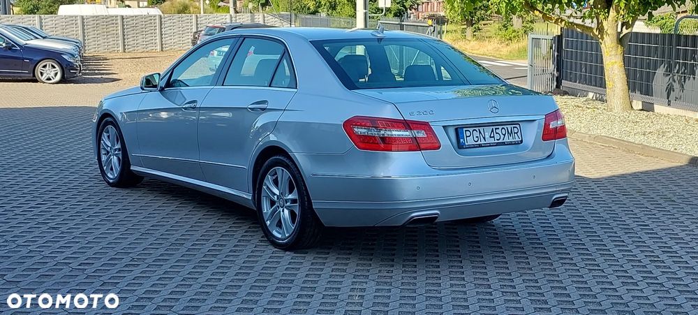 Mercedes-Benz Klasa E 200 CGI BlueEFFICIENCY 7G-TRONIC Avantgarde - 6