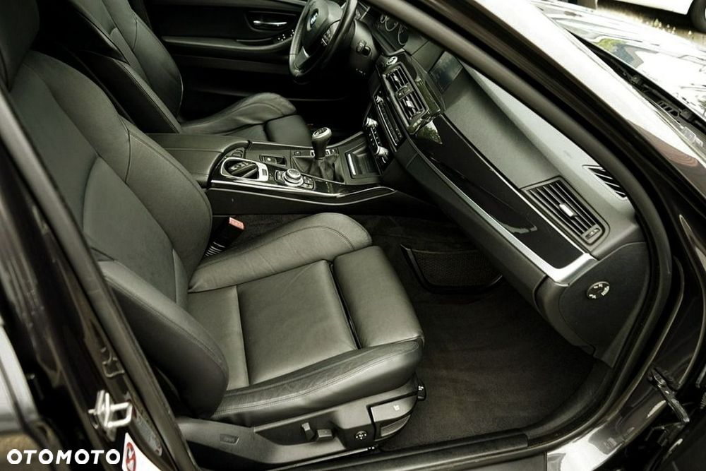 BMW Seria 5 525d - 18