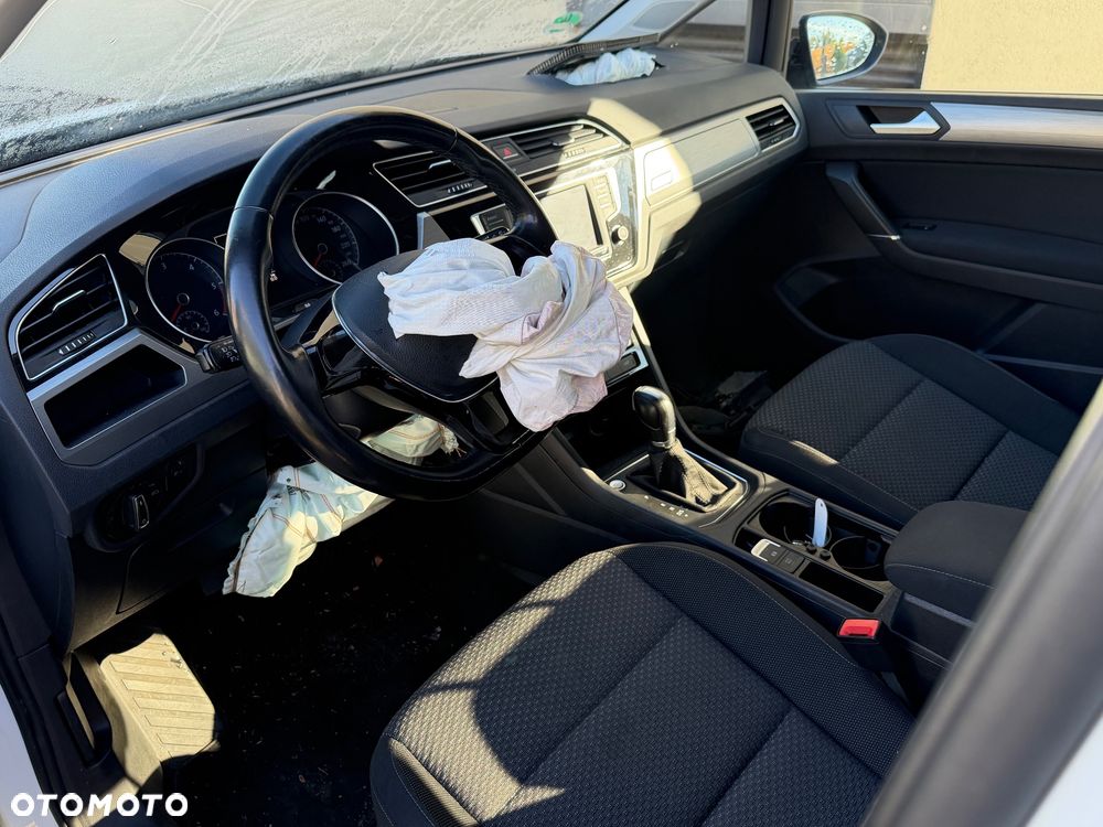 Volkswagen Touran - 5