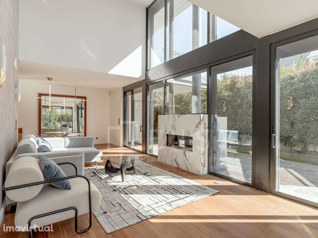 Moradia T5+2 de luxo com piscina privada em condomínio no Estoril - Grande imagem: 2/55