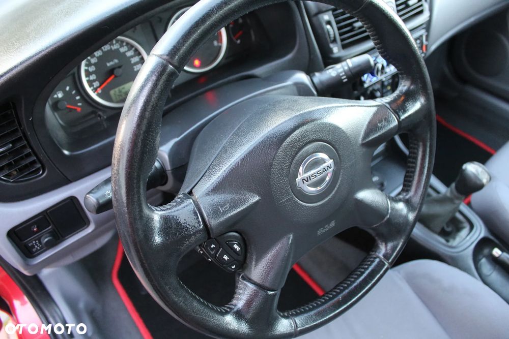 Nissan Almera 1.8 Visia + - 10