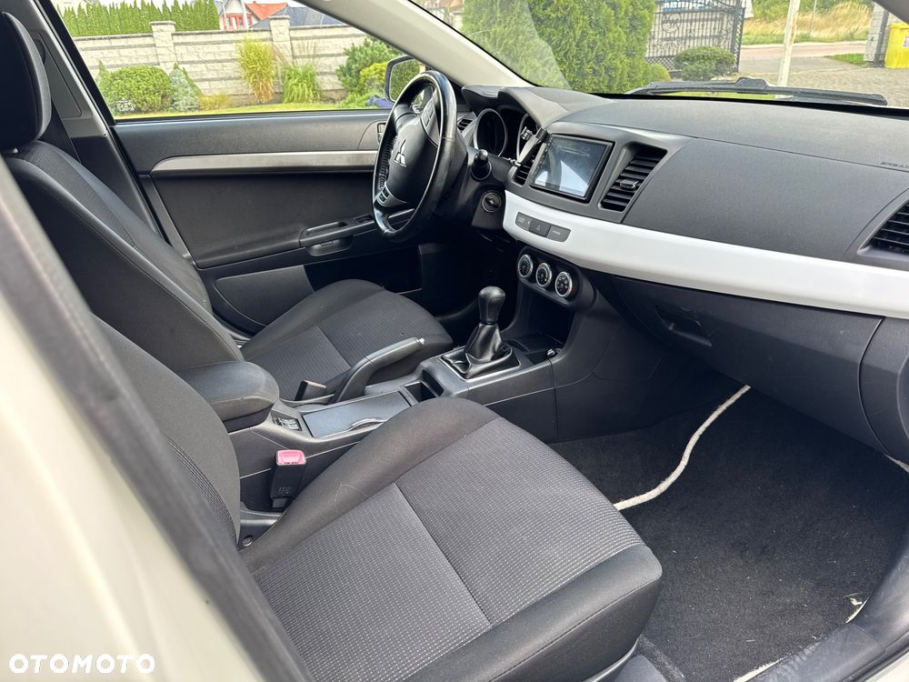 Mitsubishi Lancer - 7
