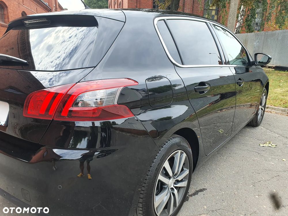 Peugeot 308 1.2 PureTech Allure S&S EAT8 - 4
