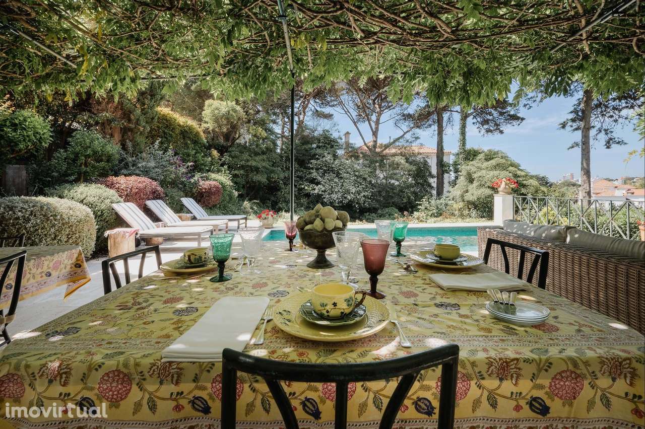 Moradia no Estoril - Jardim, piscina ,10 assoalhadas - Vista Panorâmic - Grande imagem: 4/46