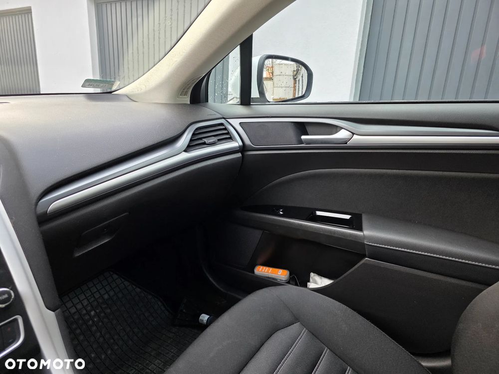 Ford Mondeo - 21