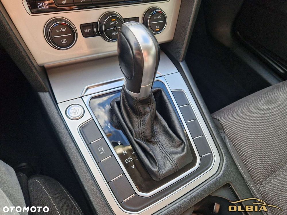 Volkswagen Passat - 34