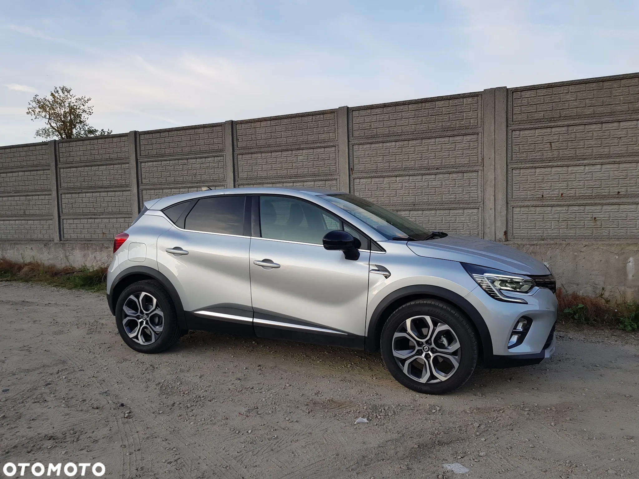 Renault Captur 1.3 TCe mHEV Techno EDC - 25