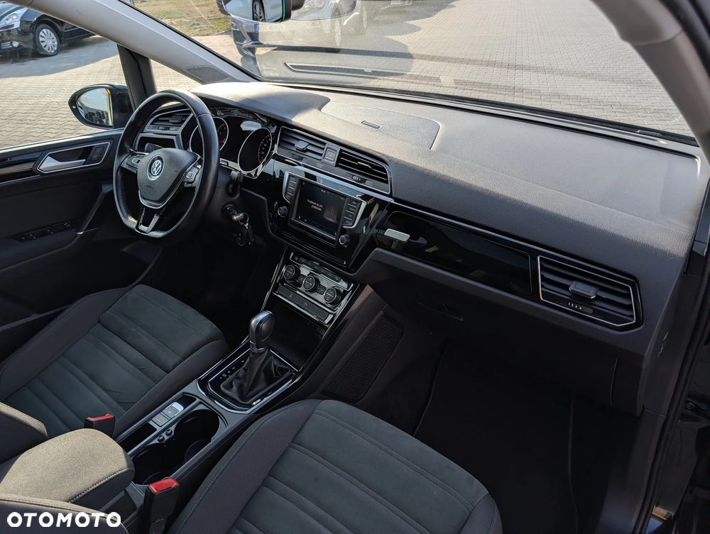 Volkswagen Touran 1.8 TSI (BlueMotion Technology) DSG Highline - 24