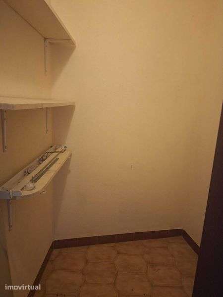 Apartamento T3 (1º Andar de Vivenda) Catujal - Grande imagem: 5/10