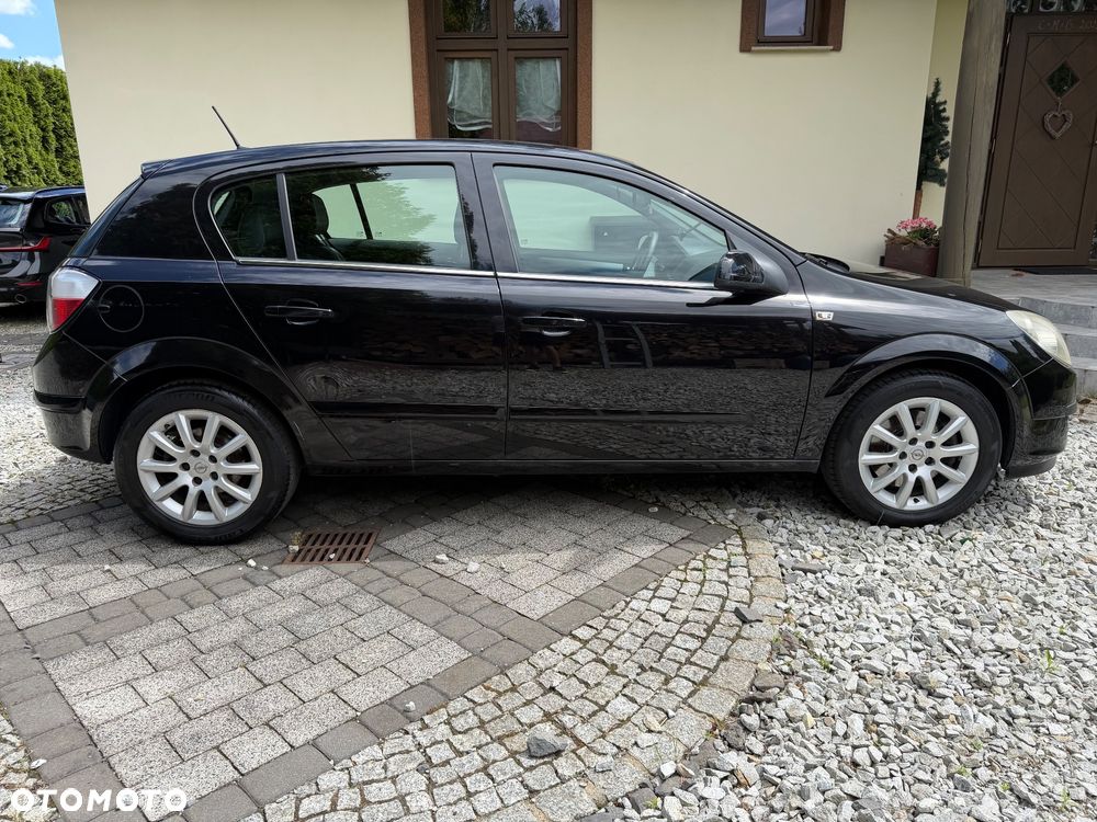 Opel Astra 1.9 CDTI - 8