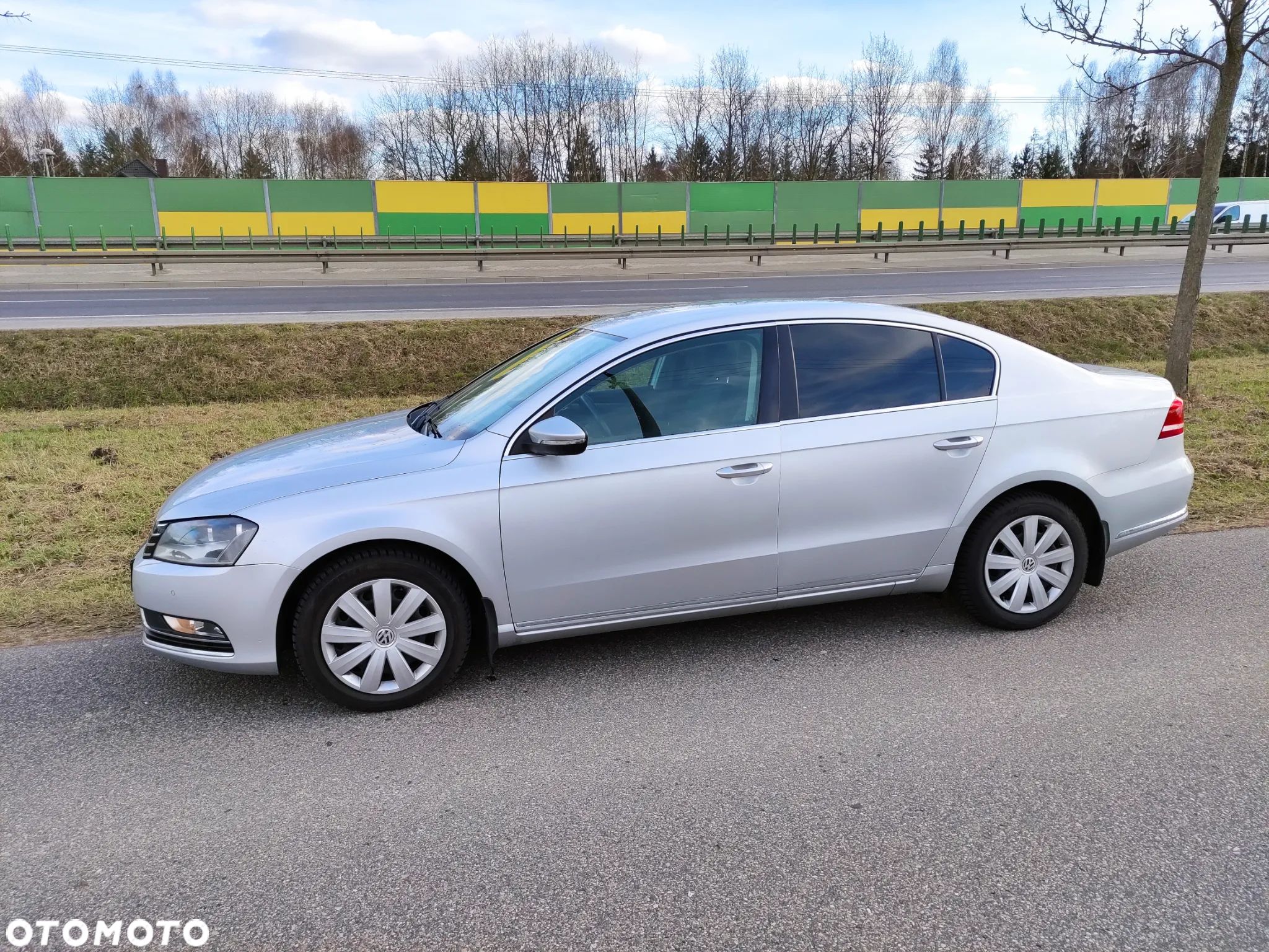 Volkswagen Passat 1.6 TDI DPF BlueMot Comfortline - 1