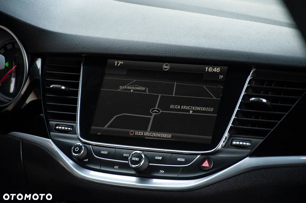 Opel Astra 1.4 Turbo Innovation - 19