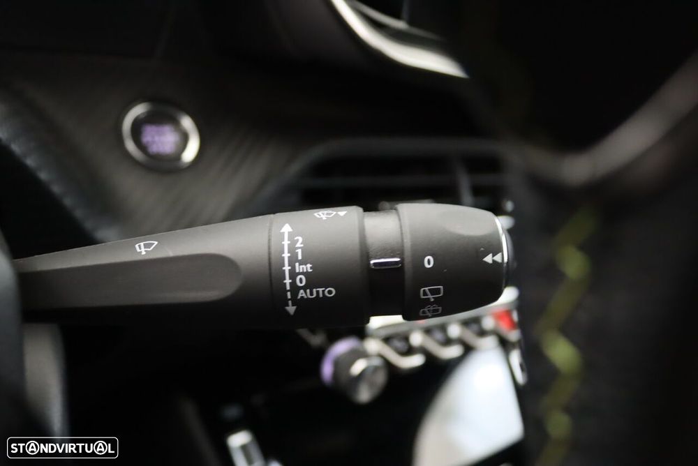 Peugeot 2008 PureTech 130 GT - 17