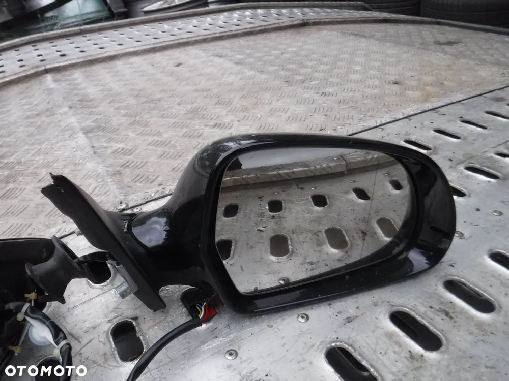 Audi A4 B8  lusterko 6pin LY9B - 6