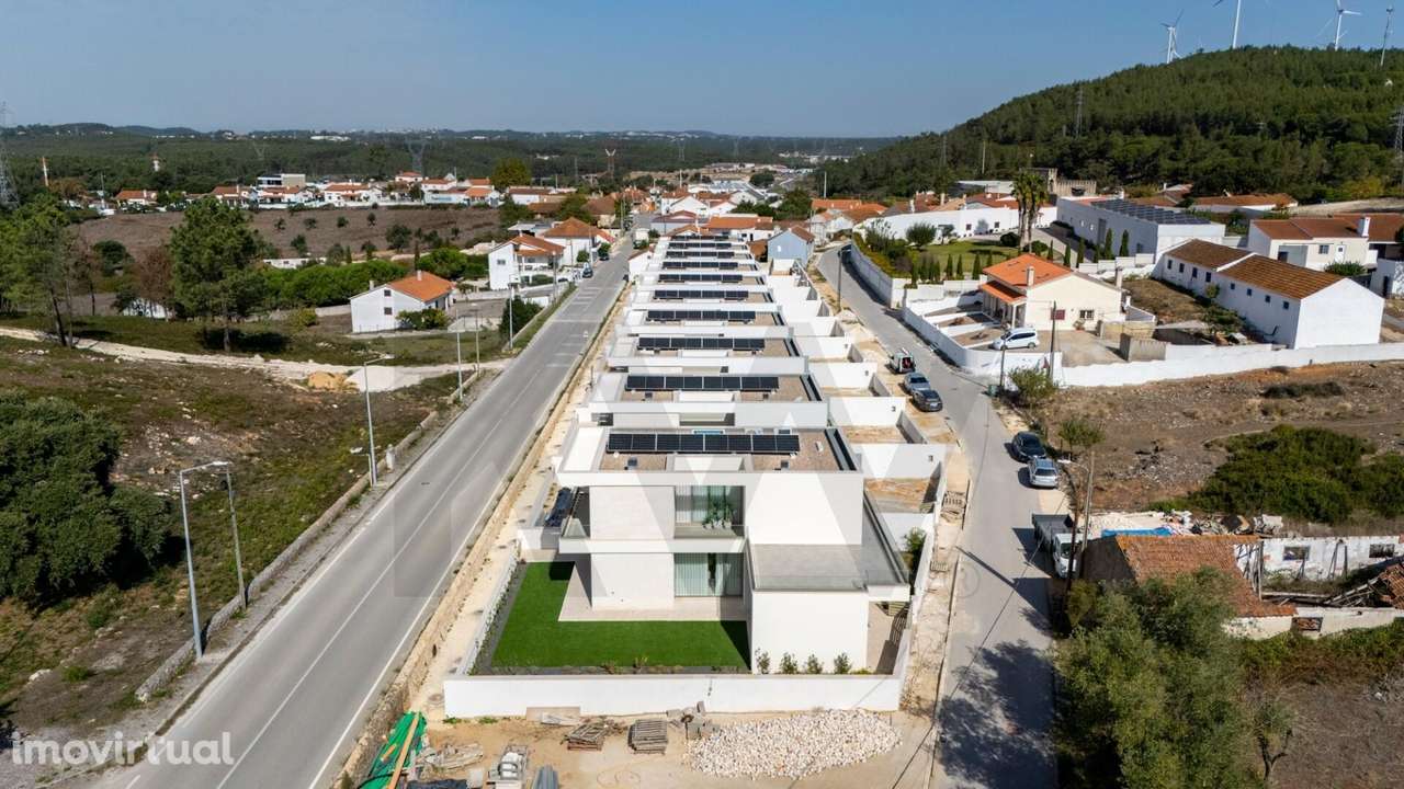 Moradias de Luxo Junto ao Muro da Real Estrada D. Maria I - Grande imagem: 4/47