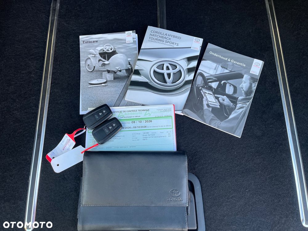 Toyota Corolla 2.0 Hybrid Executive - 25