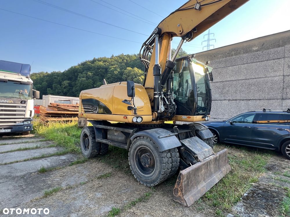 Caterpillar 318 D - 7