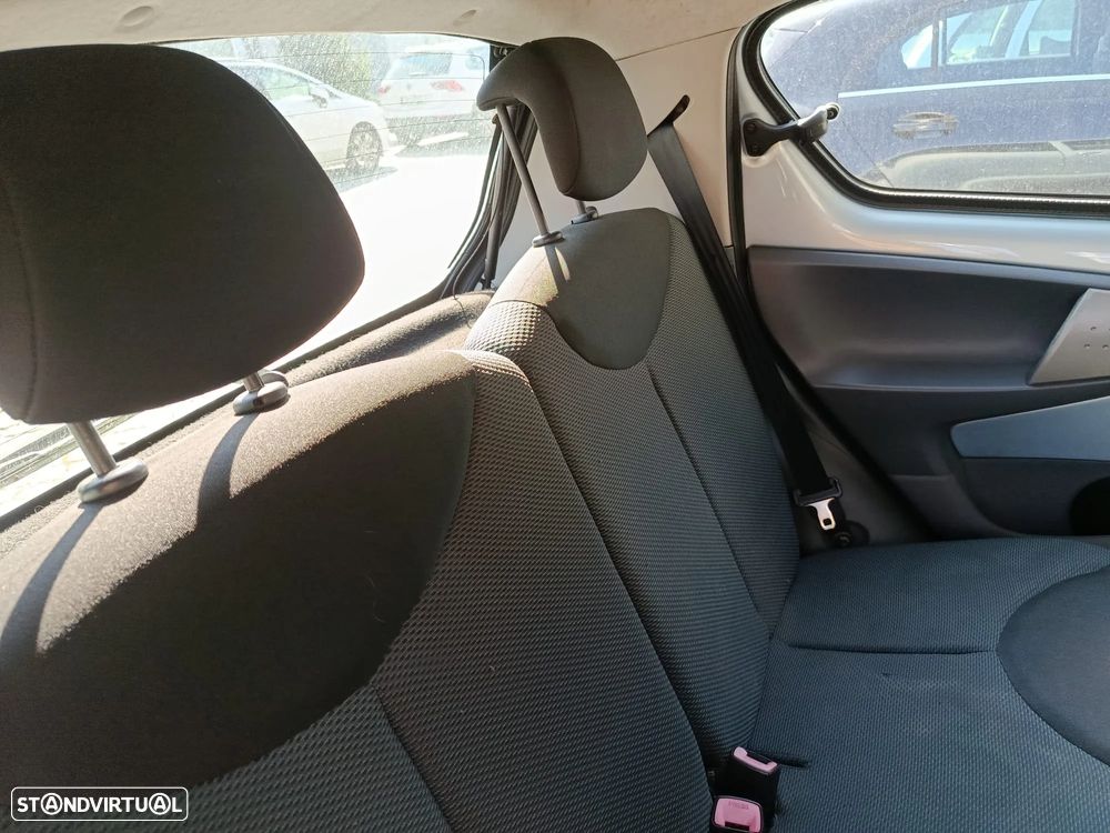 Toyota Aygo 1.0 + AC - 3