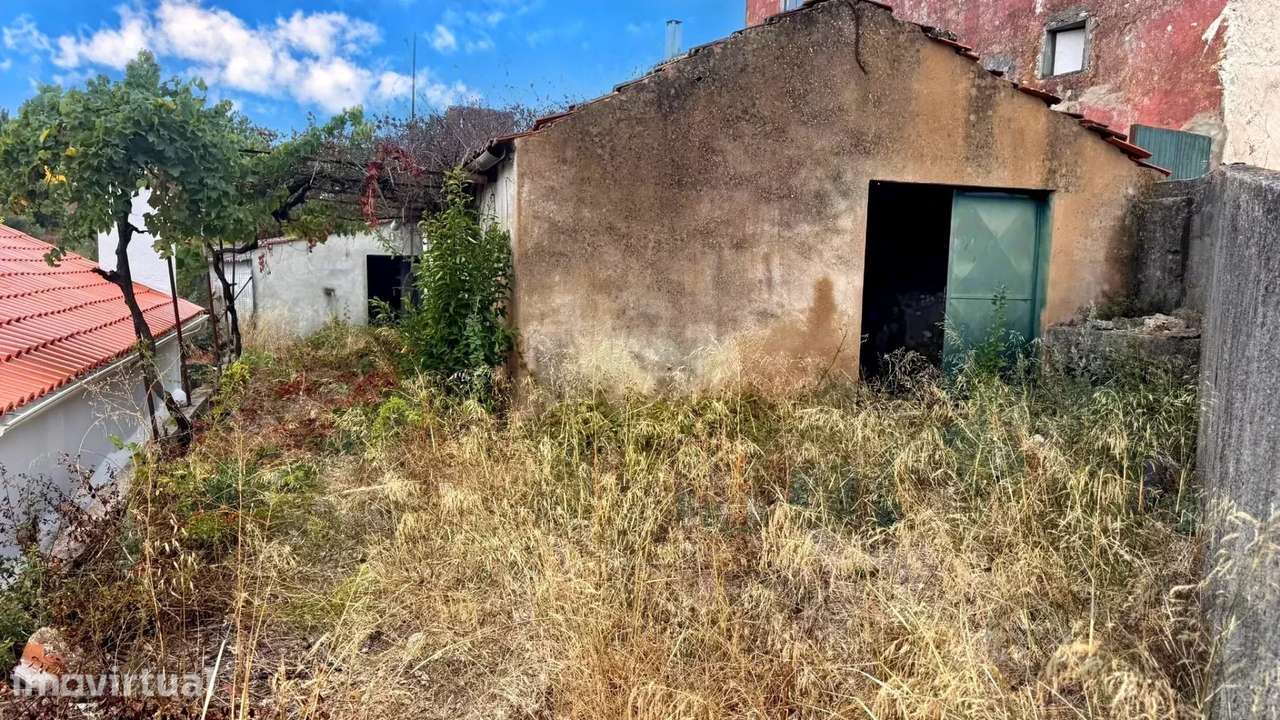 Moradia 90m2 em ruína Tomar com terreno de 277m2 - Grande imagem: 2/23