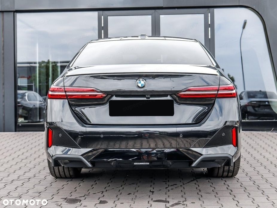 BMW Seria 5 520d xDrive mHEV M Sport - 6