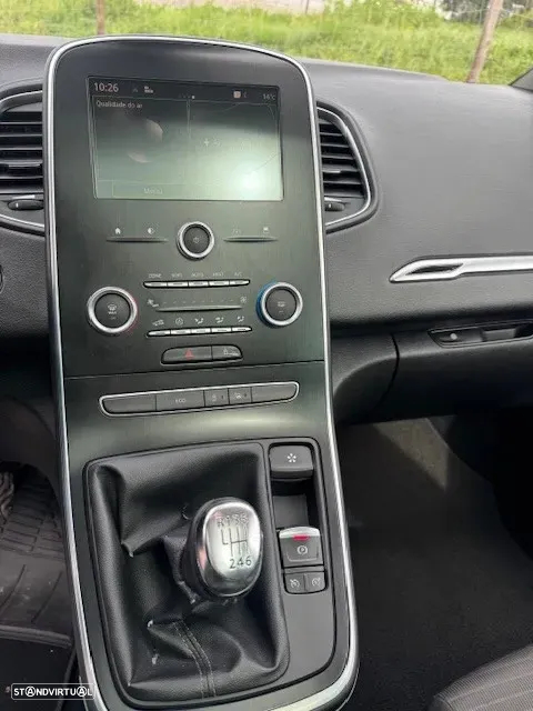 Renault Grand Scénic - 25