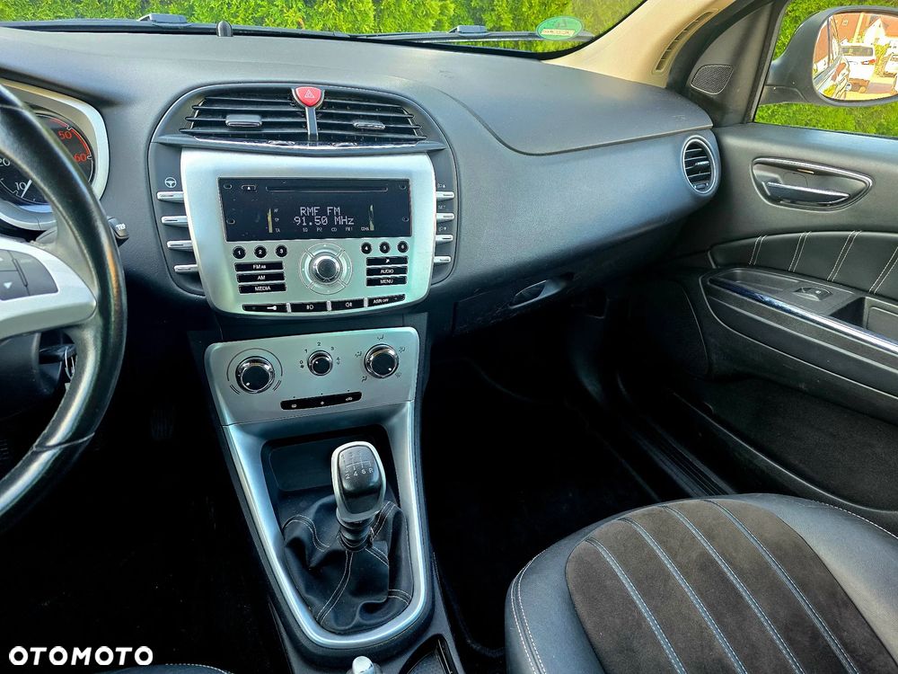 Lancia Delta 1.6 MJ Gold - 28
