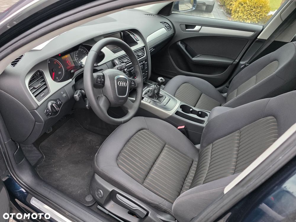Audi A4 Avant 2.0 TDI DPF Ambiente - 14