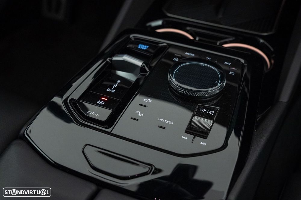 BMW i5 eDrive40 Pack Desportivo M - 38