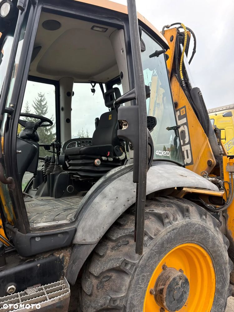 JCB 4CX - 16