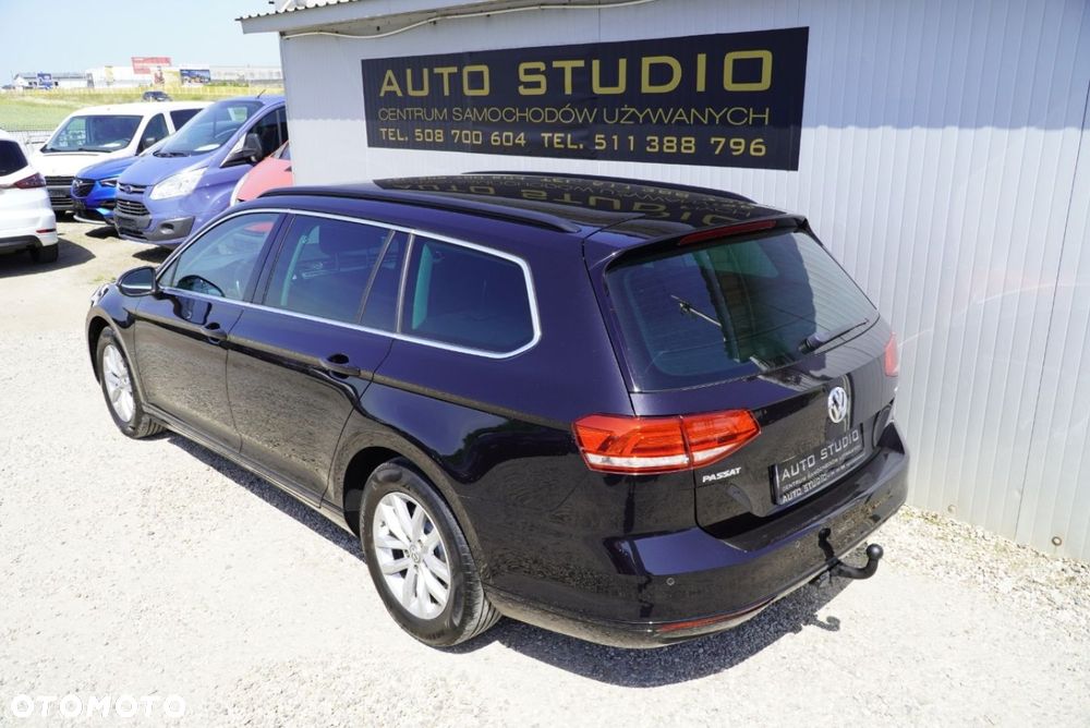 Volkswagen Passat - 36