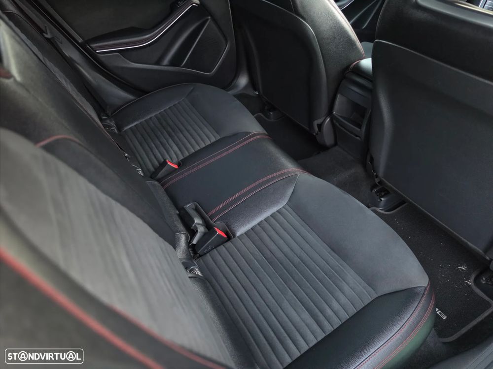 Mercedes-Benz A 180 d 7G-DCT AMG Line - 28