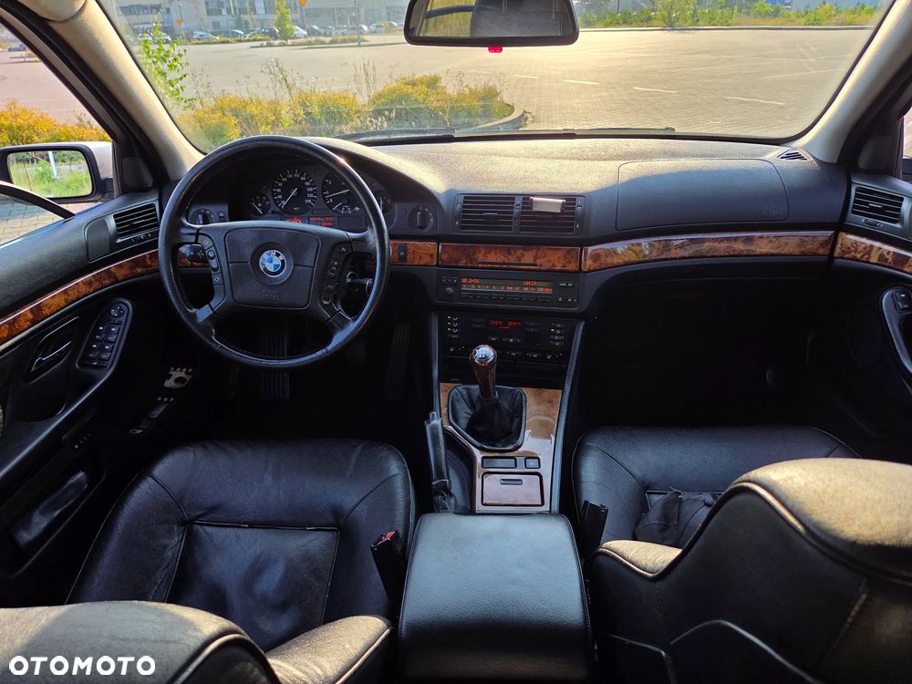 BMW Seria 5 - 33