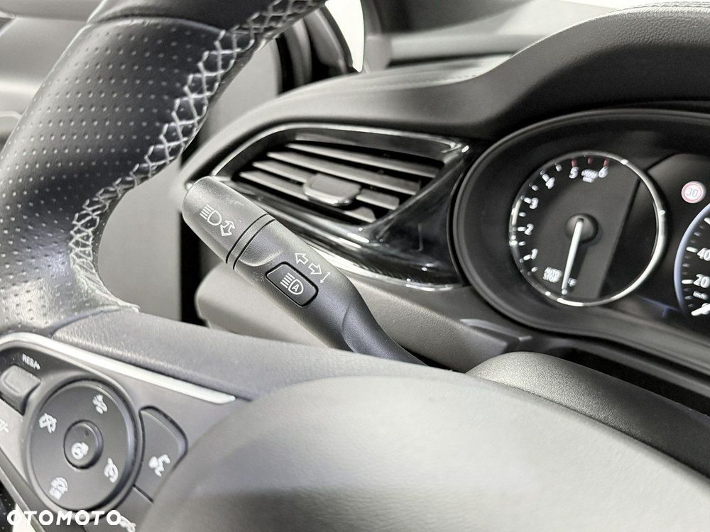 Opel Insignia - 30