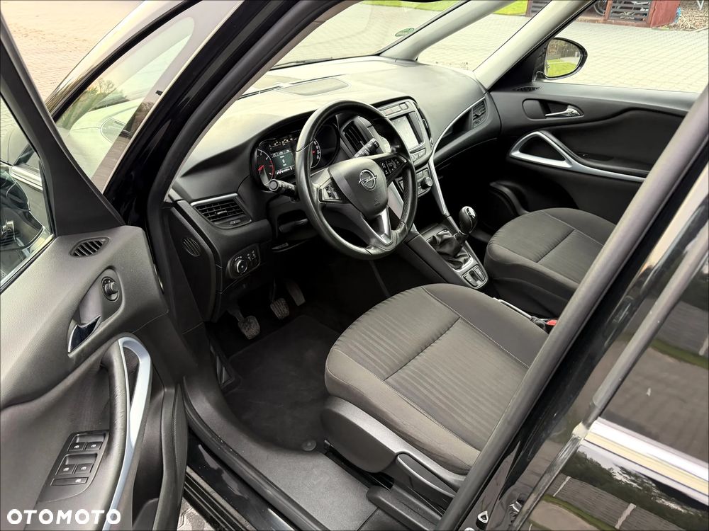 Opel Zafira 1.4 T Cosmo - 24