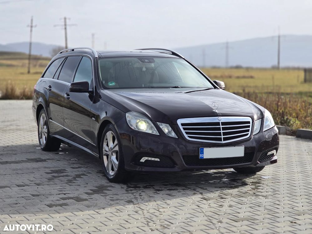 Mercedes-Benz E 220 CDI DPF BlueEFFICIENCY Automatik Avantgarde - 3